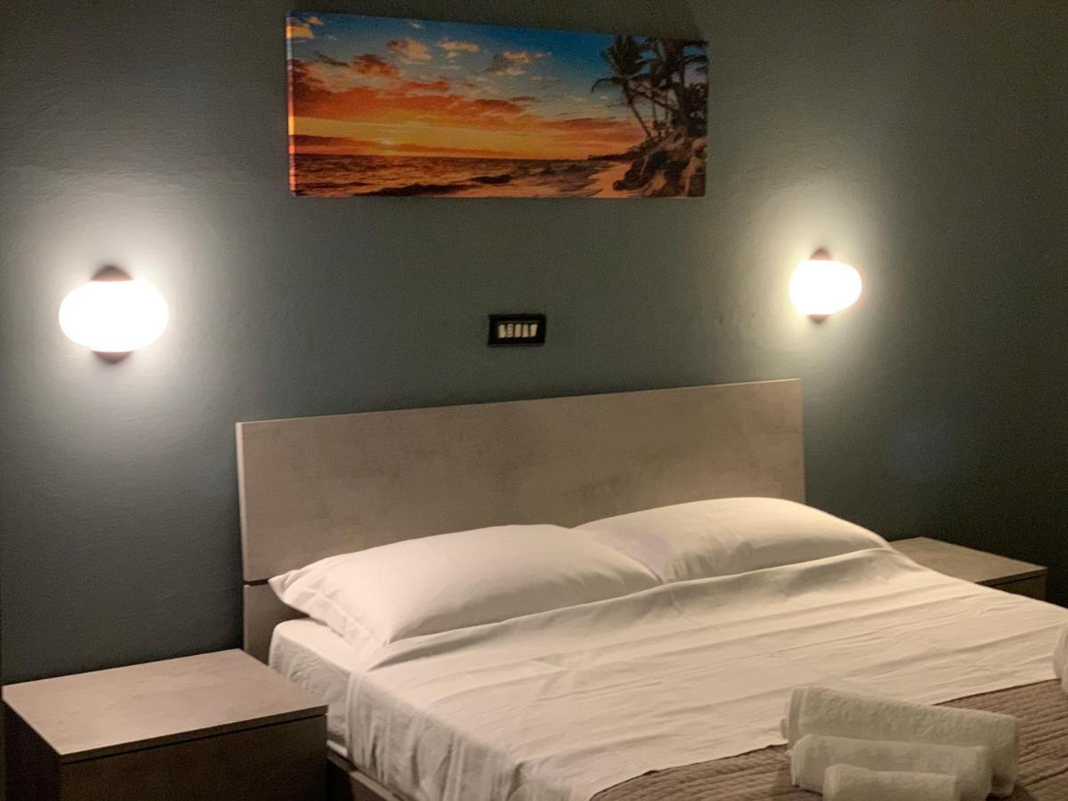 Hotel Neyra Beach Ρίμινι Εξωτερικό φωτογραφία