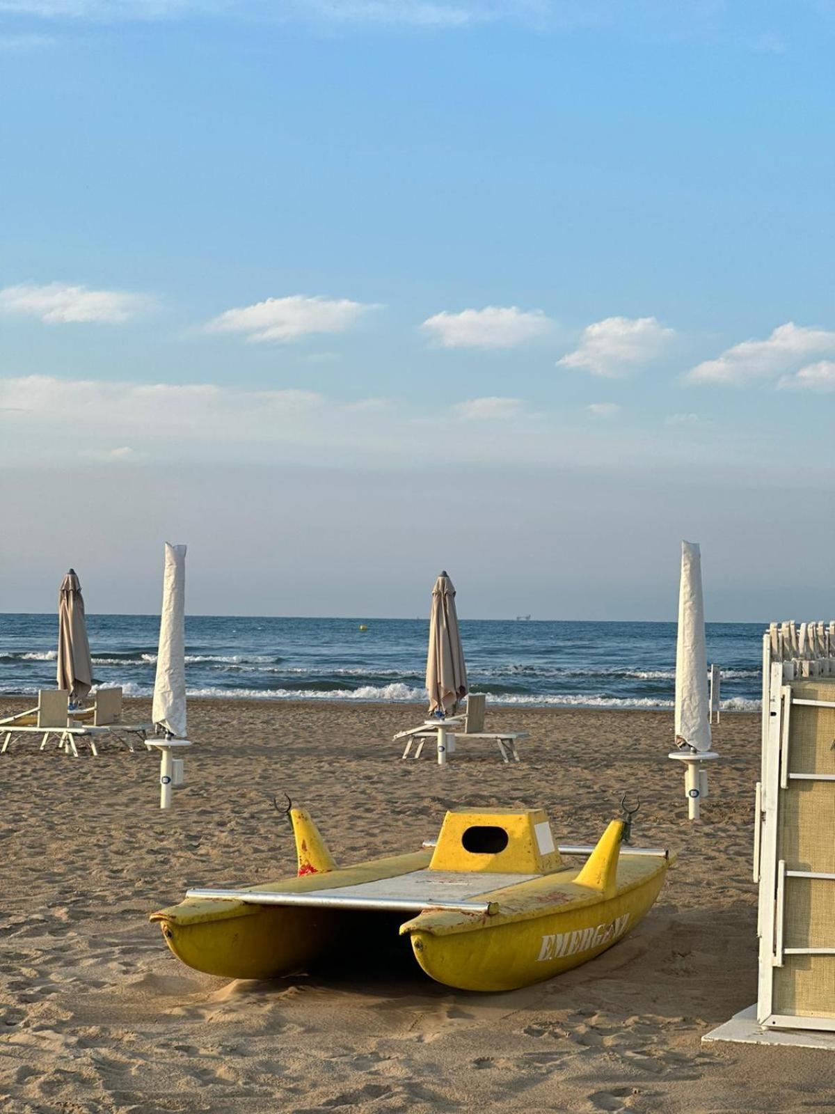 Hotel Neyra Beach Ρίμινι Εξωτερικό φωτογραφία